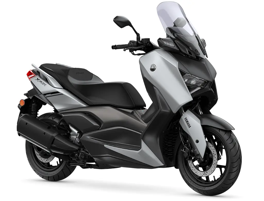 xmax_gris_2025.webp